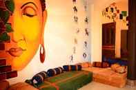 Bedroom Zostel Varanasi Hostel