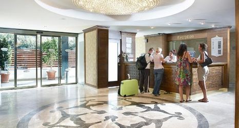 로비 2 Emre And Emre Beach Hotel