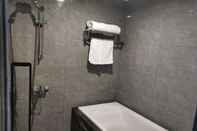 In-room Bathroom Ji Hotel Sanya Bay