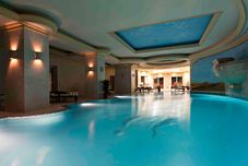 スイミングプール Magnum Hotel Suites