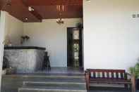 Lobby Samed Yours House