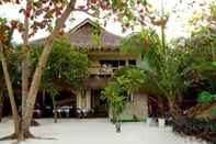 Bangunan Angelina Beach Hotel