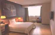 Kamar Tidur 3 Iu Hotel Chongqing Rongchang High Speed Railway St