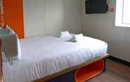 Kamar Tidur 4 Easyhotel London Heathrow