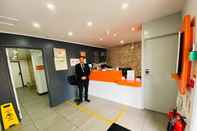 Lobi Easyhotel London Heathrow