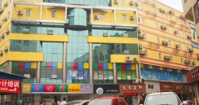 Bangunan 7 DAYS INN DEYANG WENMIAO SQUARE BRANCH