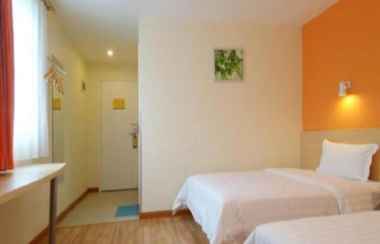 Kamar Tidur 2 7 Days Inn Premium Xiaoshizi Branch