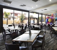 Restaurant 2 Morwell Hotel Motel