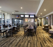 Bar, Cafe and Lounge 4 Morwell Hotel Motel