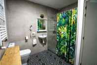 Phòng tắm bên trong Off Beat Guesthouse