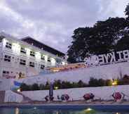 Swimming Pool 7 Bikyeong Hotel And Restaurant