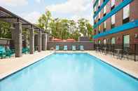 Swimming Pool Home2 Suites by Hilton Pensacola I-10 Pine Forest