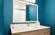 In-room Bathroom 4 Home2 Suites by Hilton Pensacola I-10 Pine Forest