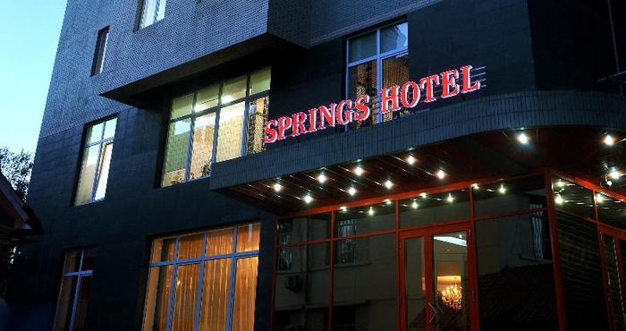 Exterior Springs Hotel