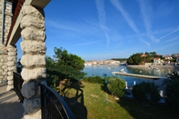 Nearby View and Attractions Villas Arbia - Villa Margita