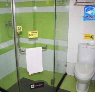 Toilet Kamar 2 7 Days Inn Kunming Railway Station Branch