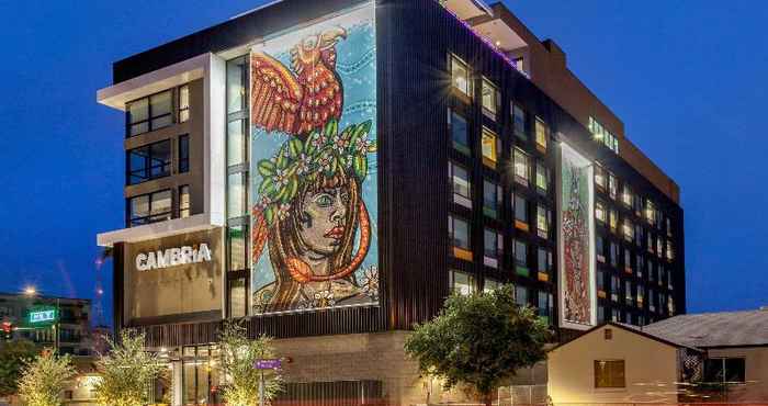 Exterior Cambria Hotel Downtown Phoenix Convention Center