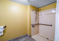 In-room Bathroom 6 Quality Inn West Columbia - Cayce