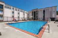 Swimming Pool Comfort Inn