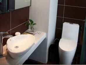 Toilet Kamar 4 IU HOTEL XIAN WEST GAOXINKEJI ROAD SUBWAY STATION 