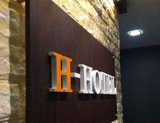 Lobby 2 H hotel 