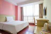 ห้องนอน 7 Days Inn Changsha Yinpenling Aokesi Square Branc