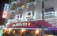 Exterior 4 Hotel Vedu Juan Station