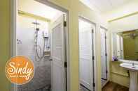 ห้องน้ำภายในห้อง Sindy Hostel