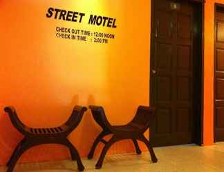 อื่นๆ 2 Ten Street Motel