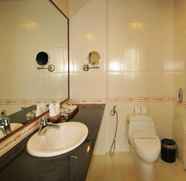 In-room Bathroom 5 Hoa Binh 1 Hotel