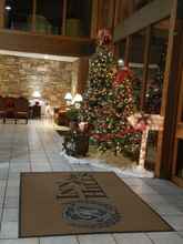 Lobby 4 Inn Of The Hills Hotel And Conference Center