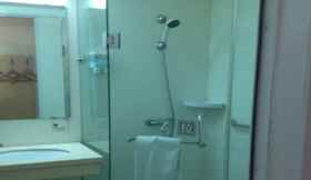 In-room Bathroom 3 7 Days Inn Qingdao Beer Street