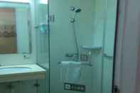 In-room Bathroom 7 Days Inn Qingdao Beer Street