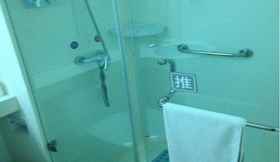 In-room Bathroom 5 7 Days Inn Qingdao Beer Street