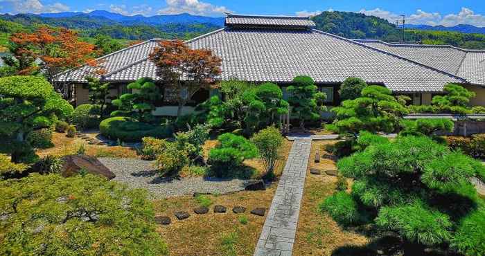 Tempat Tarikan Berdekatan PINE VILLA