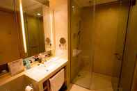 In-room Bathroom Guangzhou S L D International Apartment Poly World