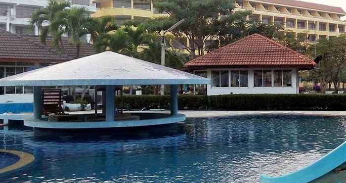 Swimming Pool Cha Am Royal Beach Hotel