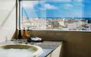 In-room Bathroom 7 Ocean View Condominium