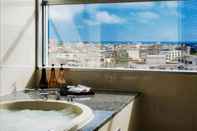 In-room Bathroom Ocean View Condominium
