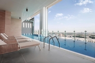 Swimming Pool Millennium Executive Apartments Mont Rose