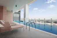 Swimming Pool Millennium Executive Apartments Mont Rose