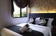 Kamar Tidur 5 The Shop Hotel