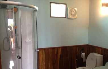 Toilet Kamar 2 TE TOP HOMESTAY