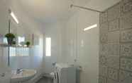 In-room Bathroom 7 RENTALMAR ESTELA CAMBRILS