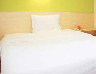 Bedroom 2 7 DAYS INN WUHAN QINGNIAN ROAD SUBWAY STATION HANG