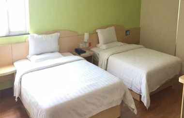 Bedroom 2 7 Days Inn Shaoguan Jiefang Road Walking Street Br