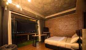 Bedroom 2 Bed Loft Cafe
