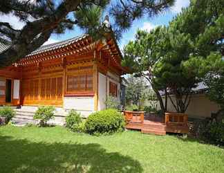 ภายนอกอาคาร 2 Cheonggong Hanok Stay