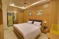 Bedroom Hotel Mamta Palace, 500 meters from nakki lake