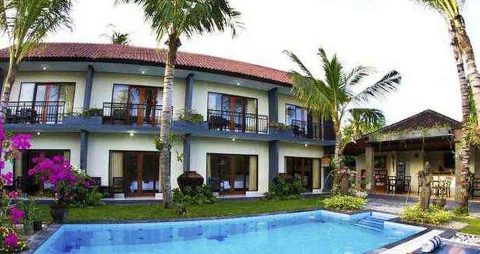 Swimming Pool Terrace Bali Inn